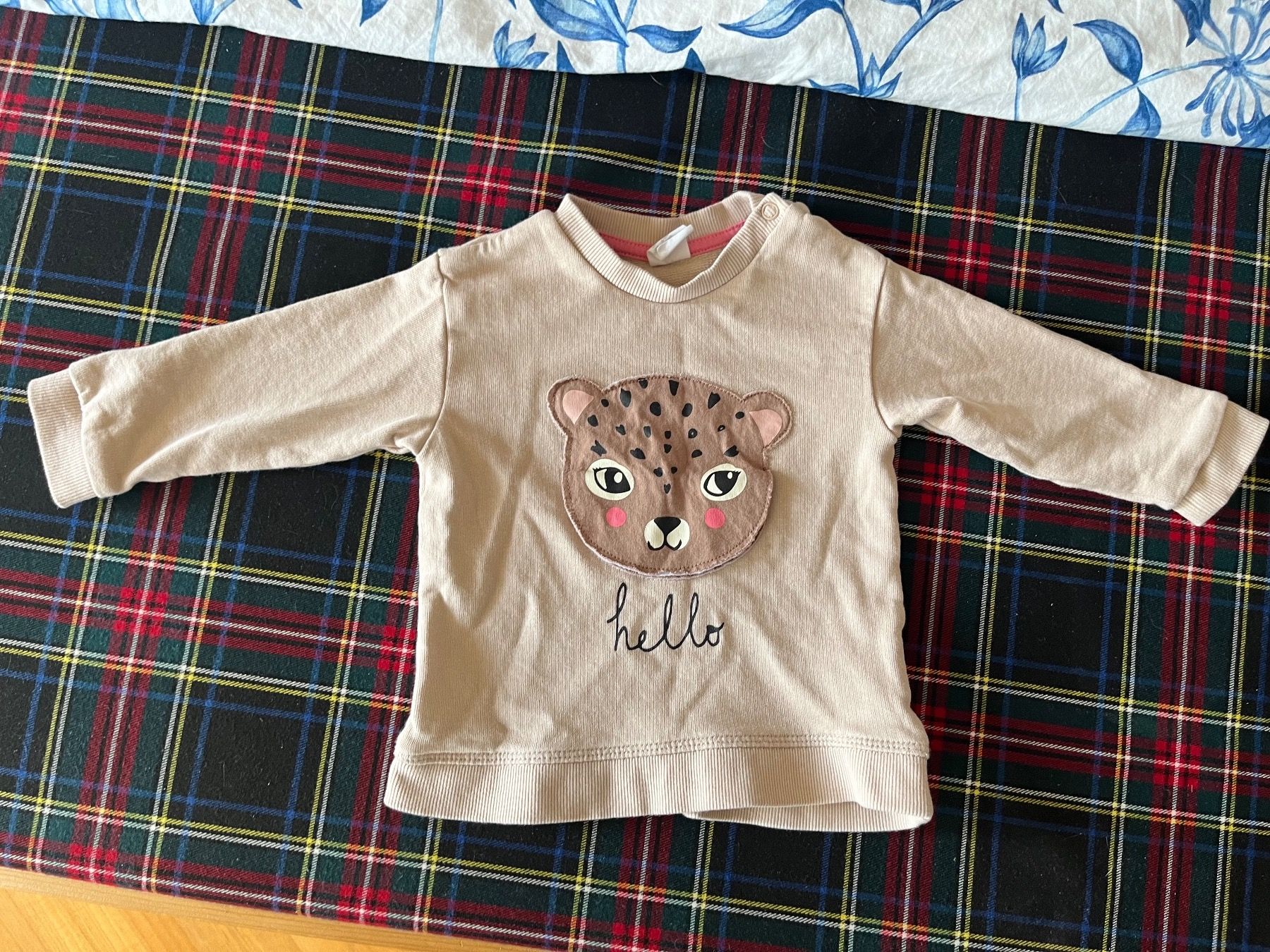 Pullover & Sweatshirts: Animal-Pullover, kaum getragen, Größe 74 – Gebraucht aus Umiken von deb_57xk