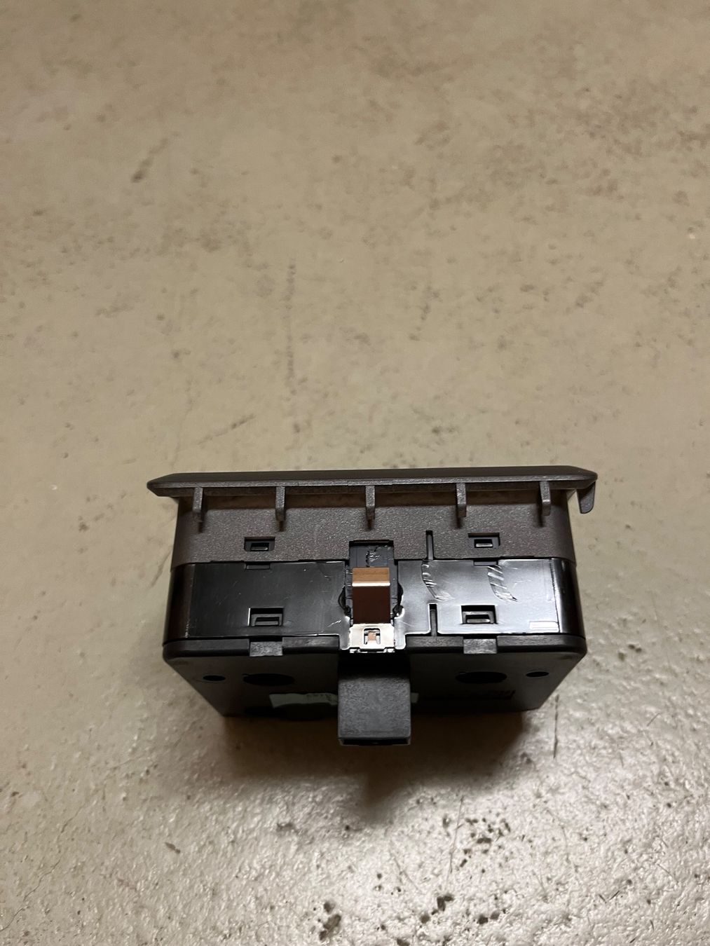 Volvo Alle Autoersatzteile: Volvo Lichtschalter, Grau - Teilenummer 9441233. – Gebraucht aus Bischofszell von VolvoT5 3