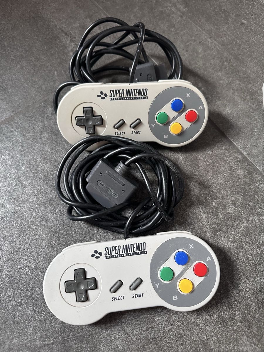 Nintendo Console: Super Nintendo + 2 Controller + Donkey Kong Country PAL CHF – Usato da Schupfart venduto da Leexii90 1