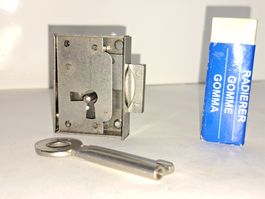 1 Möbelschloss mit Schlüssel, DM2cm (LOT587#MBS3)
