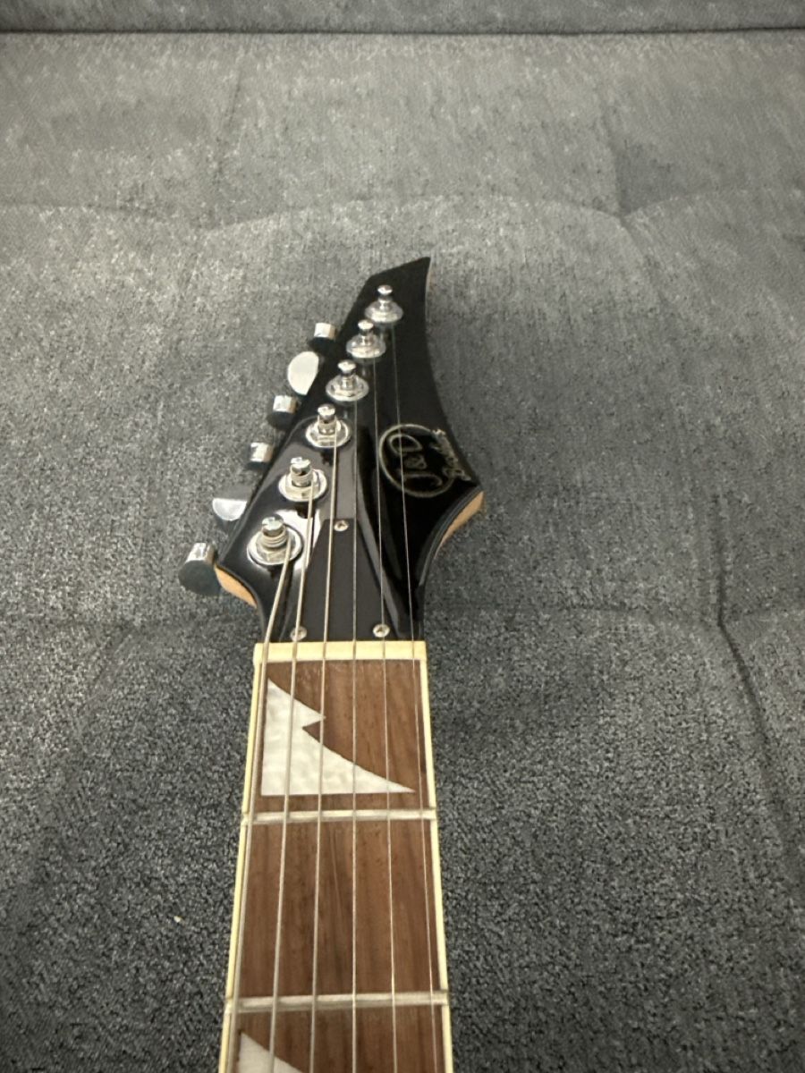 Strumenti musicali: E-Gitarre mit Gurt, neuwertig – Usato da Hunzenschwil venduto da Amblazing 2