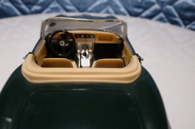 Jaguar Modellautos: Modellauto Jaguar E-Type Cabrio dunkelgrün gebraucht – Defekt aus Steffisburg von Gswiss 3