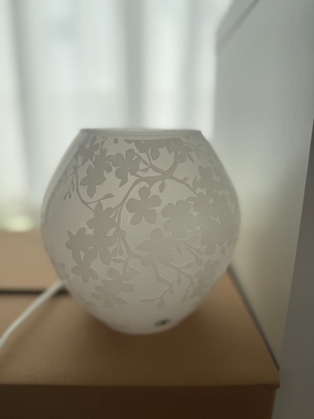 Ikea Lampade: IKEA KNUBBIG Tischlampe mit Blumenmuster – Nuovo (secondo la descrizione) da Neuhausen am Rheinfall venduto da aneeco
