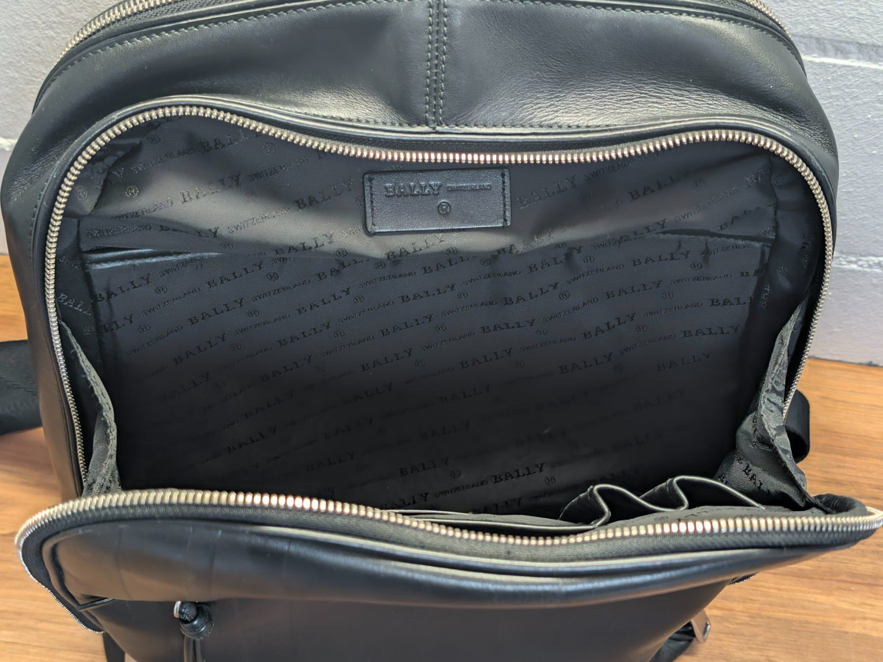 Bally Zaini: Bally DEVION Leder-Rucksack schwarz, 2 Haupt-Fächer – Usato da Uetikon am See venduto da Hobbes23 5