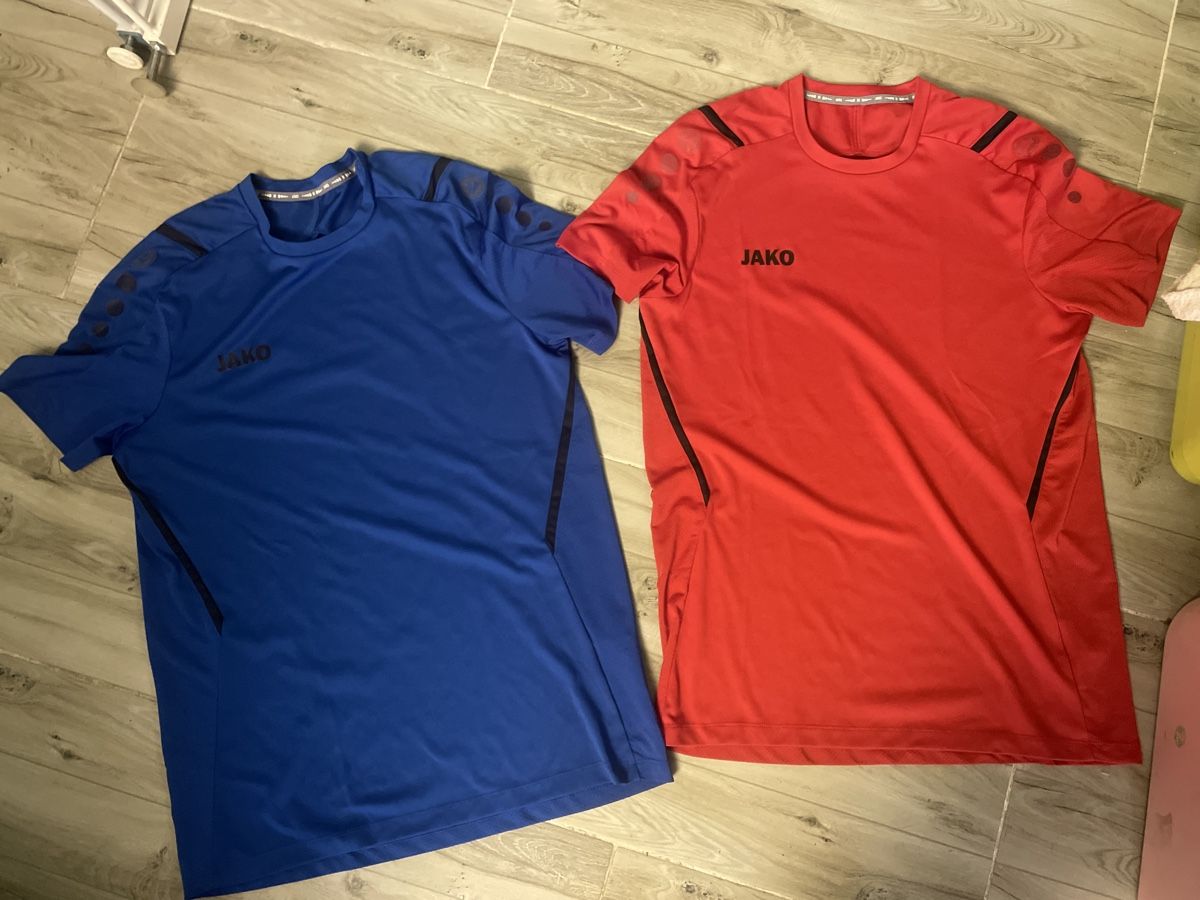 Jako Canottiere & Pantaloni: 2 JAKO Herren Trainingsshirts Grösse M – Usato da Obergerlafingen venduto da cabo4
