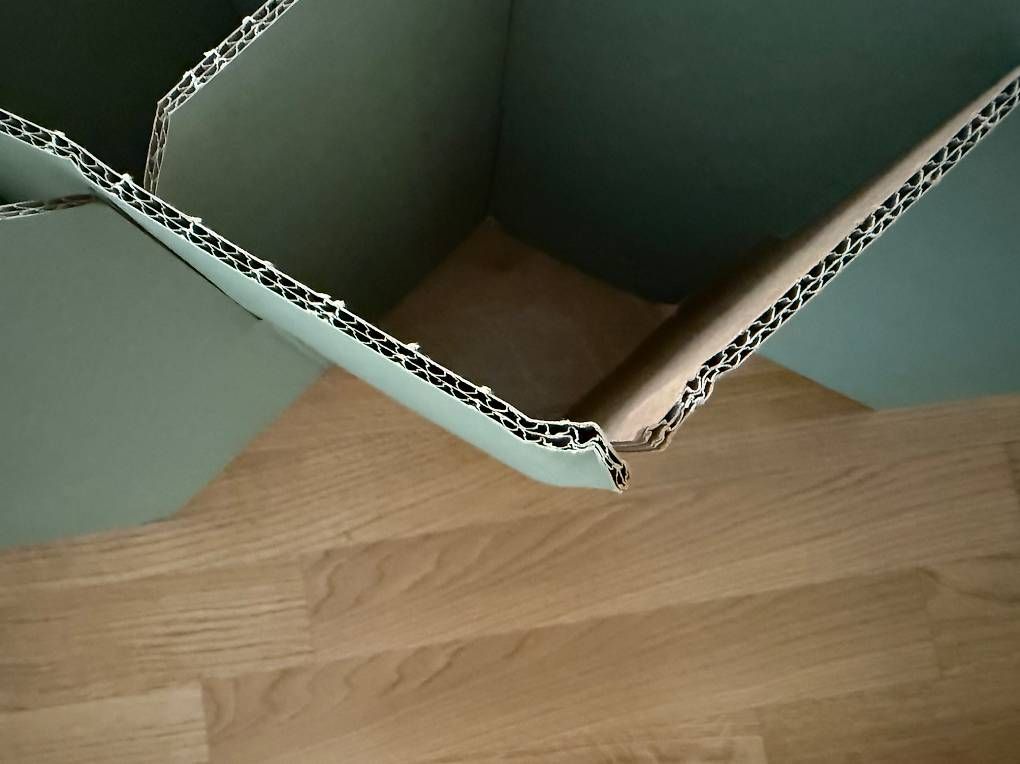 Lits: Room in a Box Karton Bett – D'occasion à Winterthur par OliviaC5 2