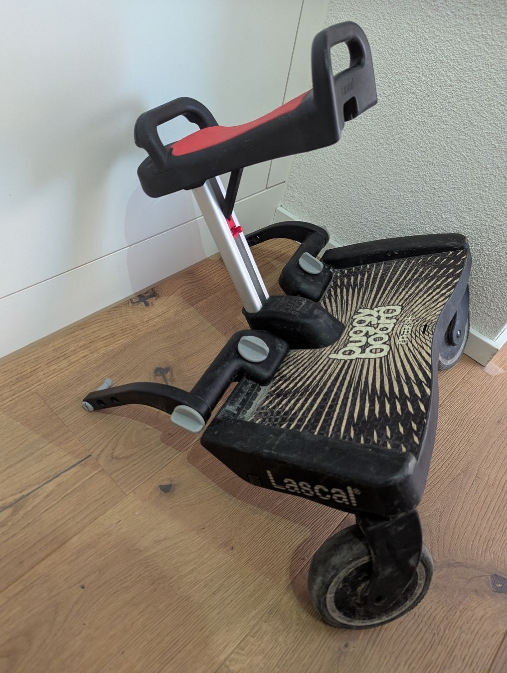 Lascal Kinderwagen Zubehör: Lascal Buggyboard Maxi Plus mit Sitz schwarz gebraucht – Gebraucht aus Zofingen von shamila 1