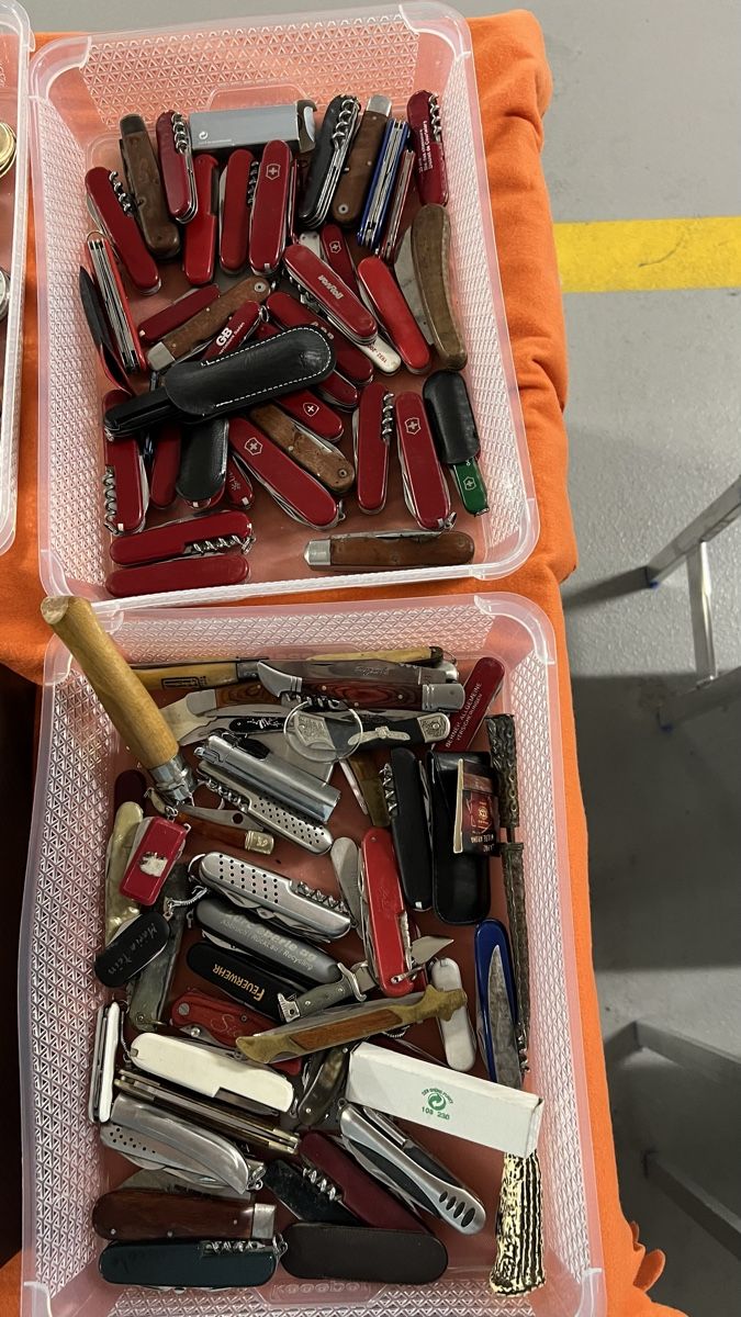 Coltelli tascabile: Lot Schwezer Messer & diverses – Usato da Rothrist venduto da Tessin1973