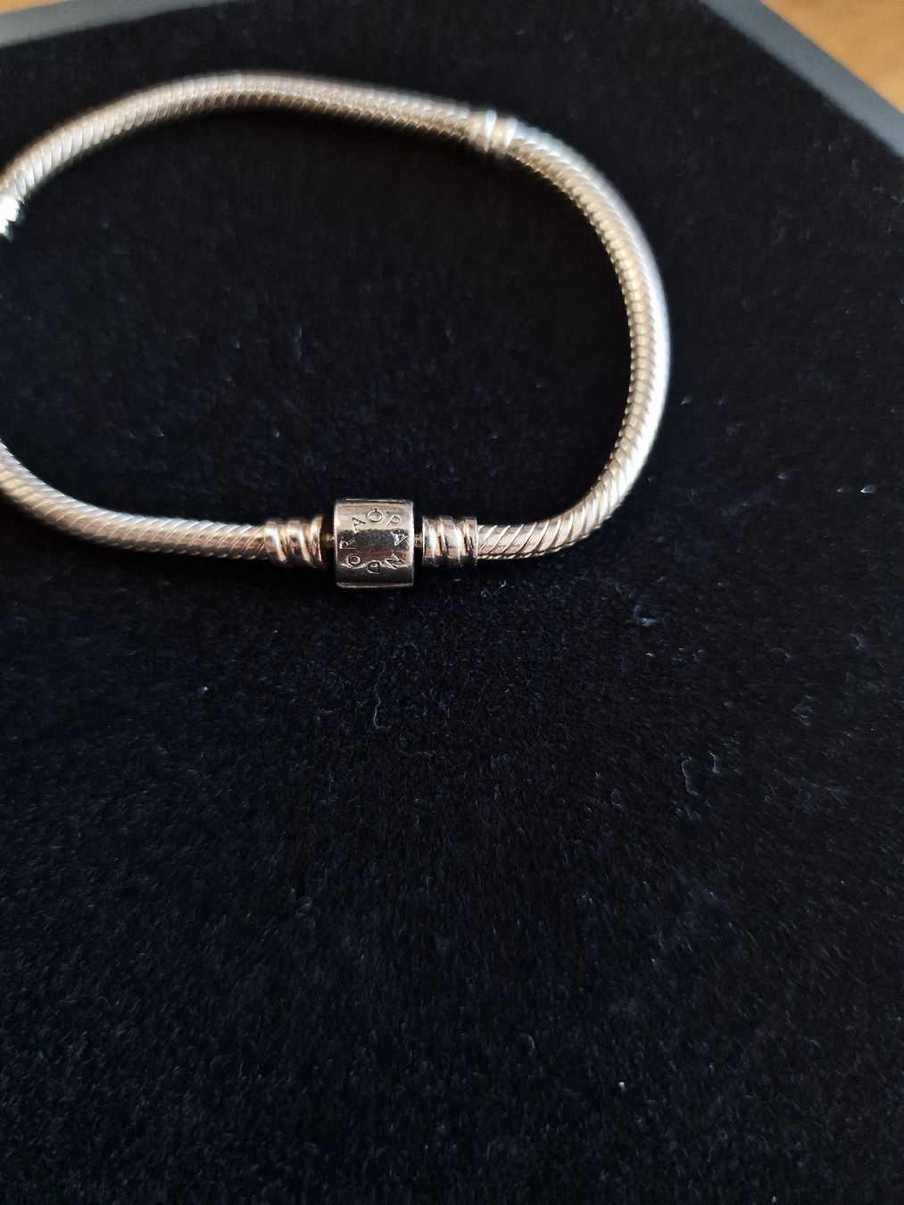 Pandora Armbänder & -reifen: Pandorra – Gebraucht aus Matten(St.Stephan) von mia_b9kd 1