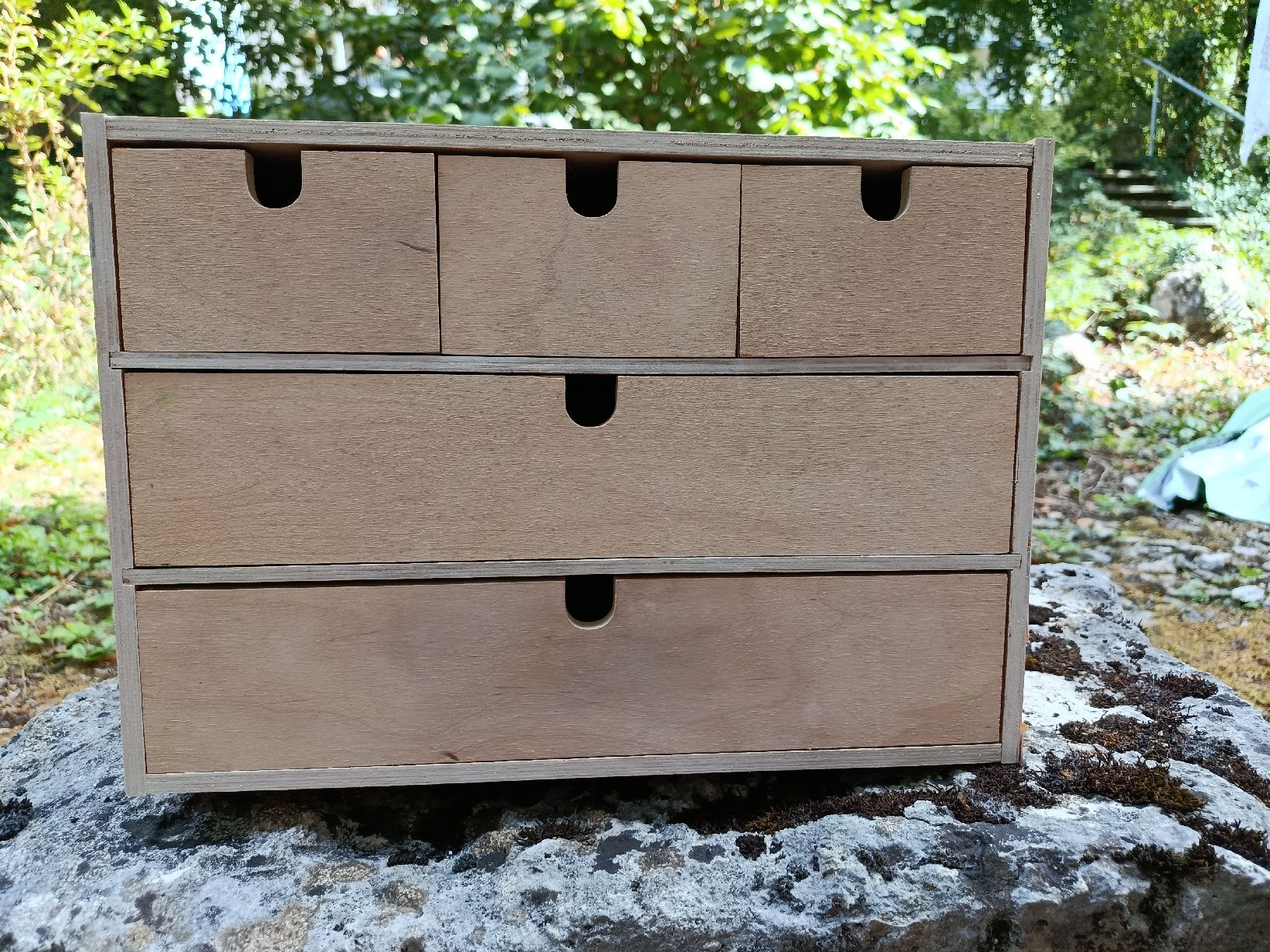 Cassettiere: Schubladen-Schränkchen – Usato da Basel venduto da Clay66