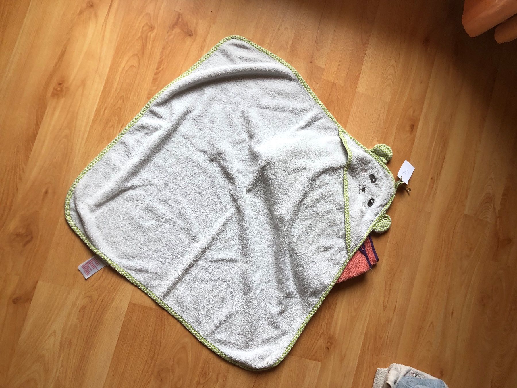 Teli da bagno: Lot de linges et capes de bain bébé – Usato da Liddes venduto da Couik 3