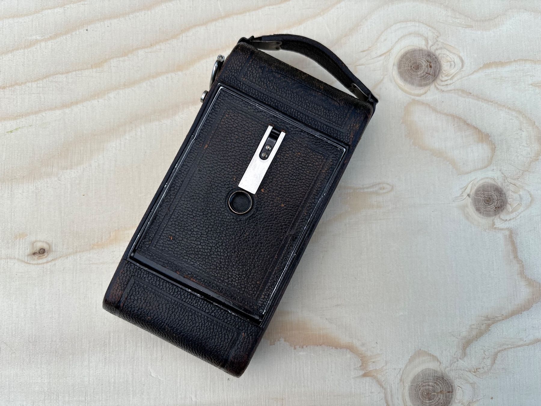 Voigtländer Fotocamera: antike Voigtländer Kamera – Usato da Feldbach venduto da Olive1 7