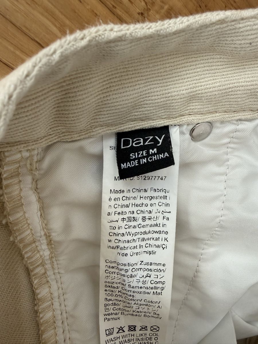 Shein Jeans: Shorts – Neu (gemäss Beschreibung) aus Andwil SG von Skyline21 1