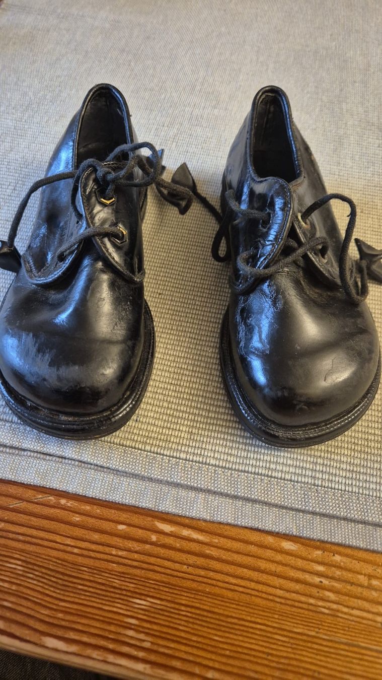 Chaussures garçon: VINTAGE Kinderschuhe Leder – D'occasion à Fislisbach par mka_km8f 1