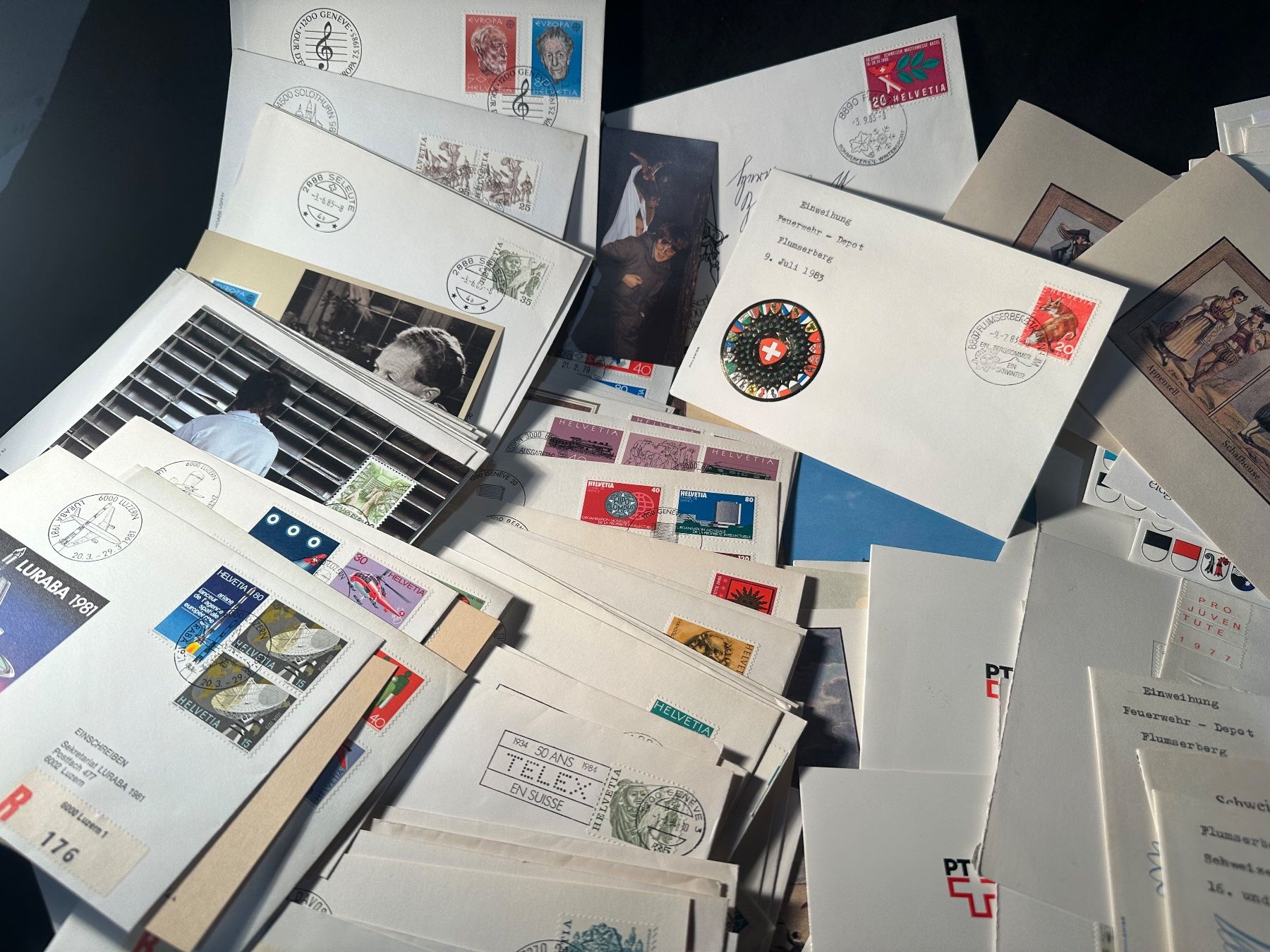 Tous les timbres: Sammlung Briefe Karten Maximumkarten Sonderbriefe FDC usw. – D'occasion à Stettfurt par 2442