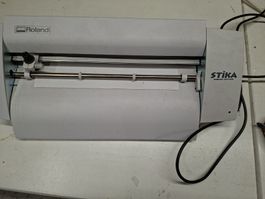 Schneideplotter Roland Stika SV-12 mit viel Zubehör.