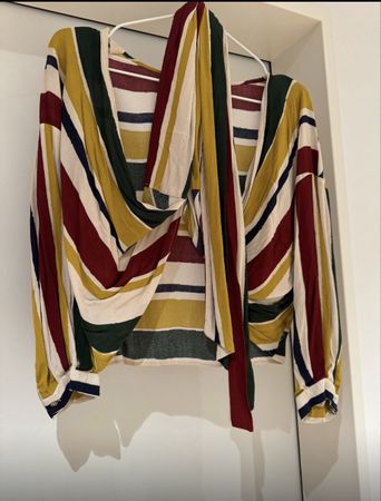Zara Basic Bluse, gestreift, Gr. S - Perfekt für Herbst!