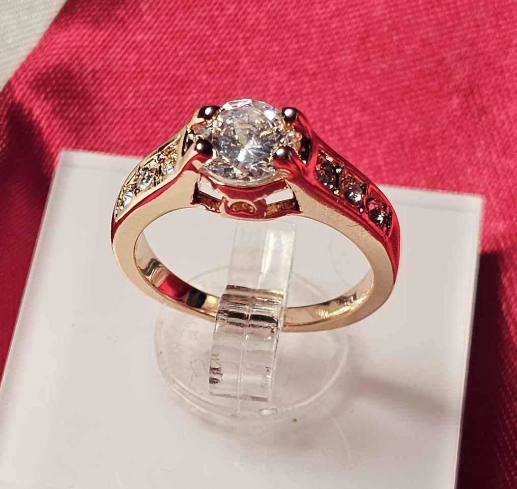 Anelli: Vergoldeter Ring mit weissem Zirkonia Gr. 8 – Nuovo (secondo la descrizione) da Grenchen venduto da dar_6d52 3