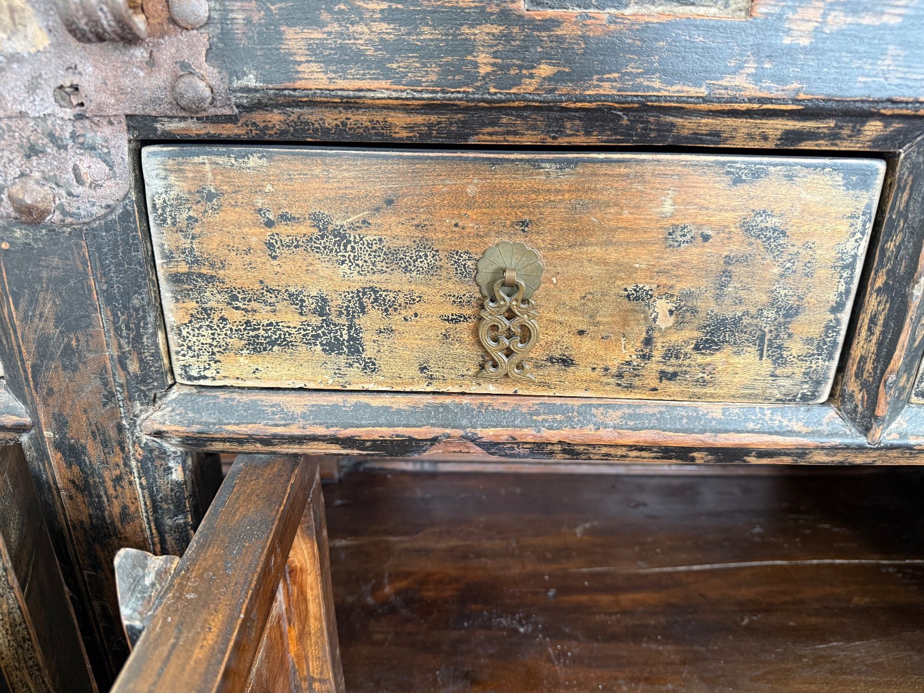 Credenze: Antikes asiatisches Sideboard – Usato da Wiesendangen venduto da Fastwi 3