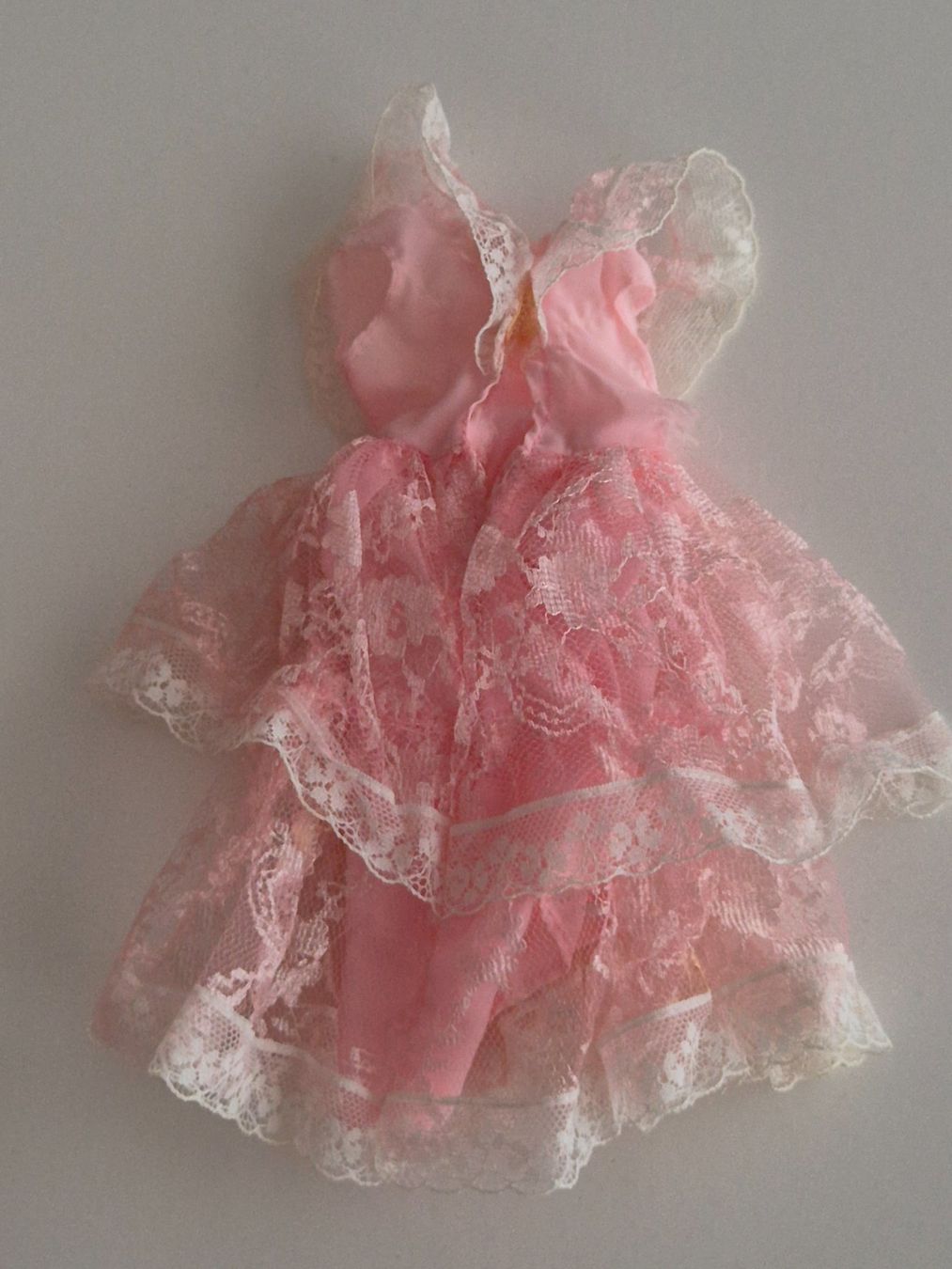 Bambole: Barbie Rosa Kleid mit Rüschen – Usato da Zürich venduto da pau_y8mv 1
