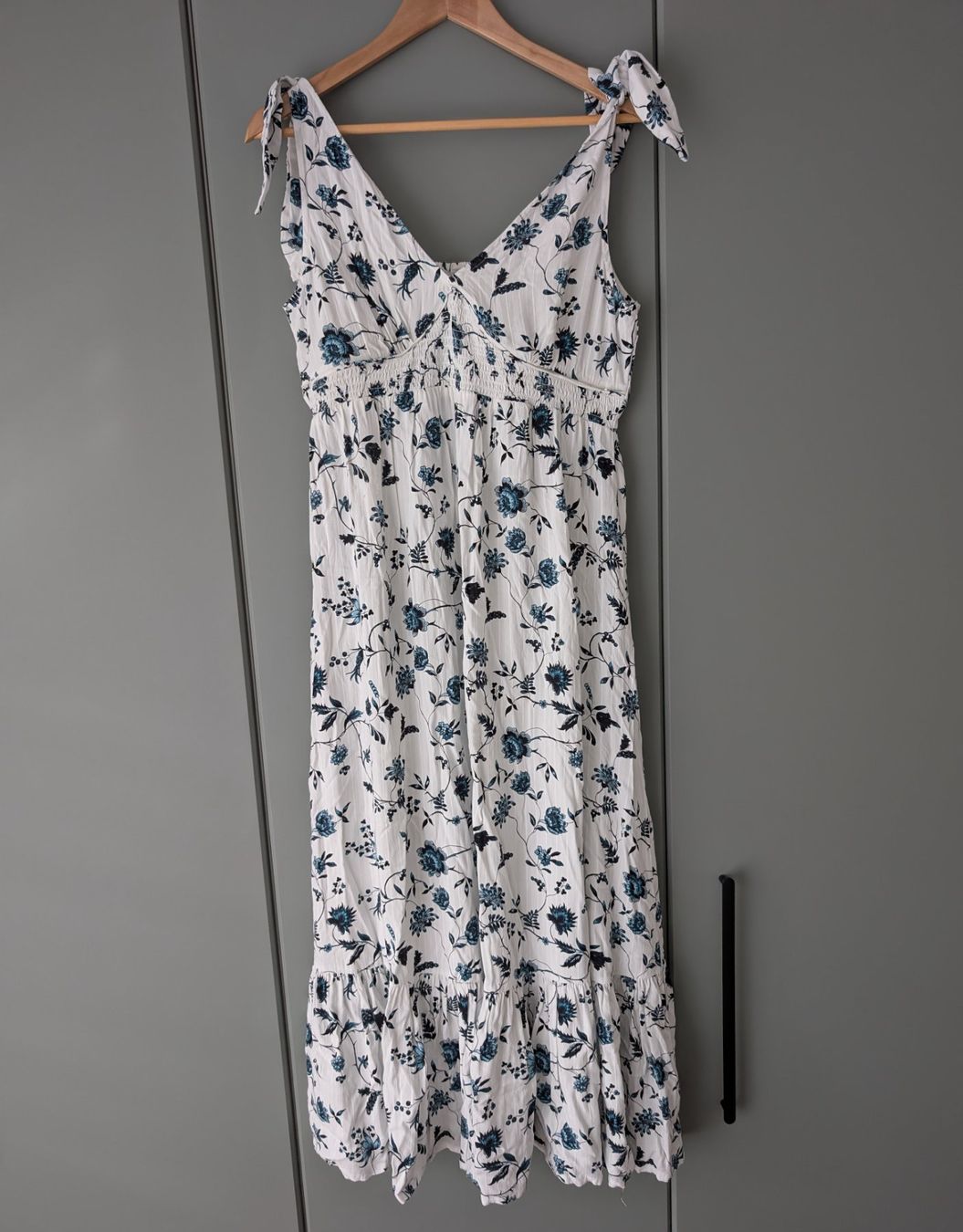 Vestiti: Geblümtes Maternity Maxikleid mit Stillfunktion – Nuovo (secondo la descrizione) da Lachen SZ venduto da numberphile