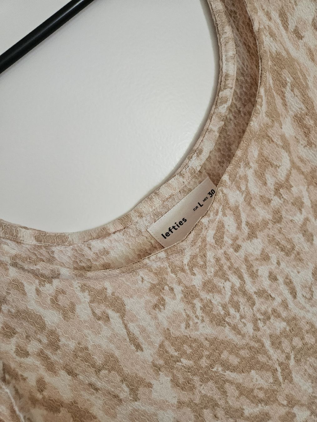 Vestiti: Robe taille L – Usato da Vétroz venduto da sas_yln5 1