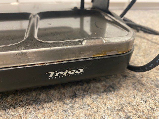 Elettrodomestici da cucina: Trisa Grillplatte mit Steinplatte – Usato da Wängi venduto da Bmo 1