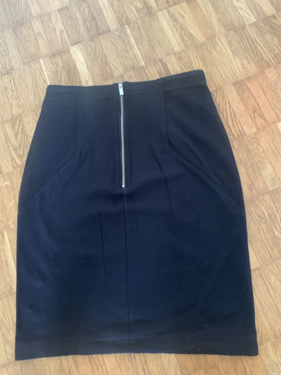 Gonne: Hugo boss schwarze jupe stretch – Usato da Zürich venduto da Nikuska32 1