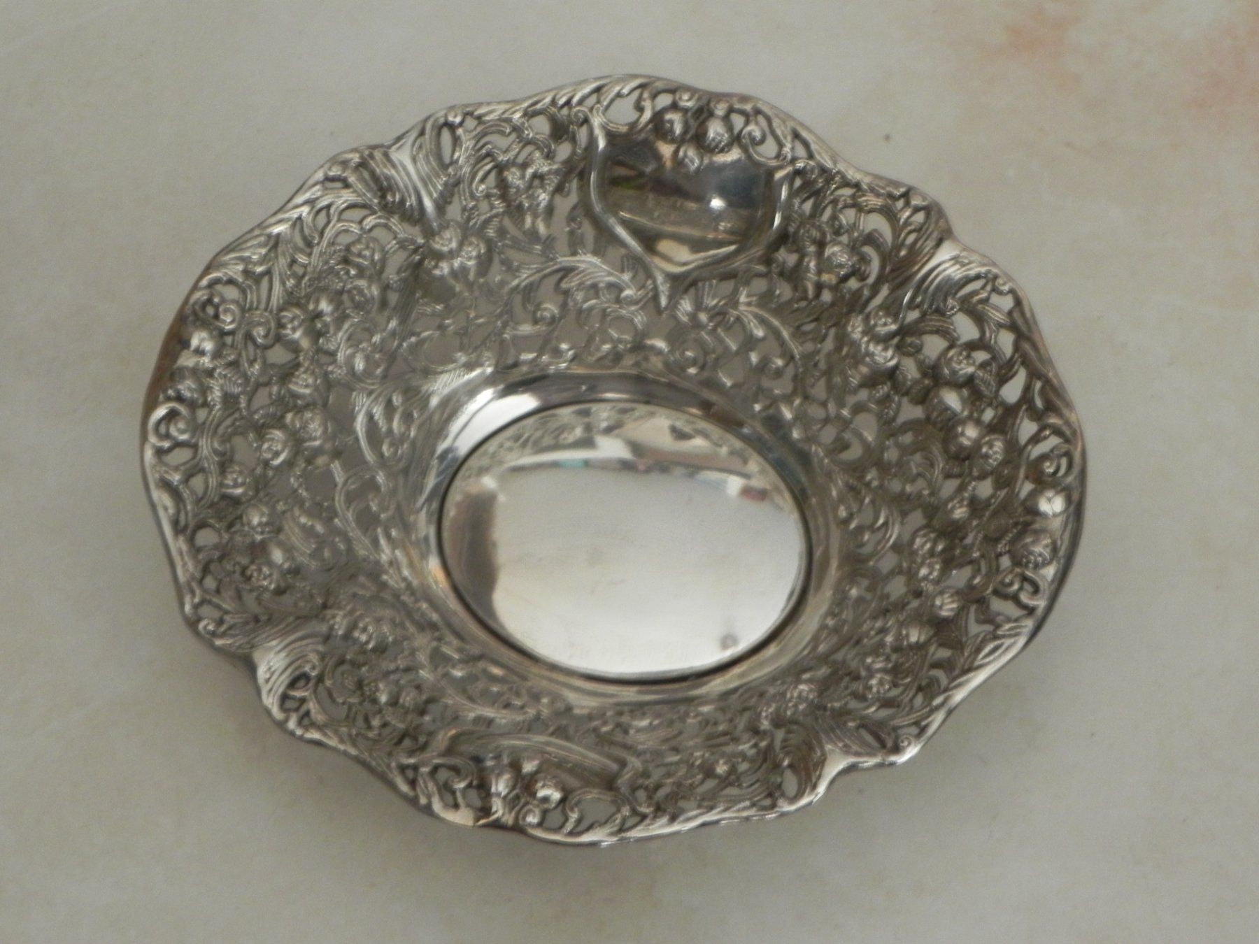 Schalen: Vintage versilberte Schale Rosendesign - Korb durchbrochen – Gebraucht aus Minusio von Lory64