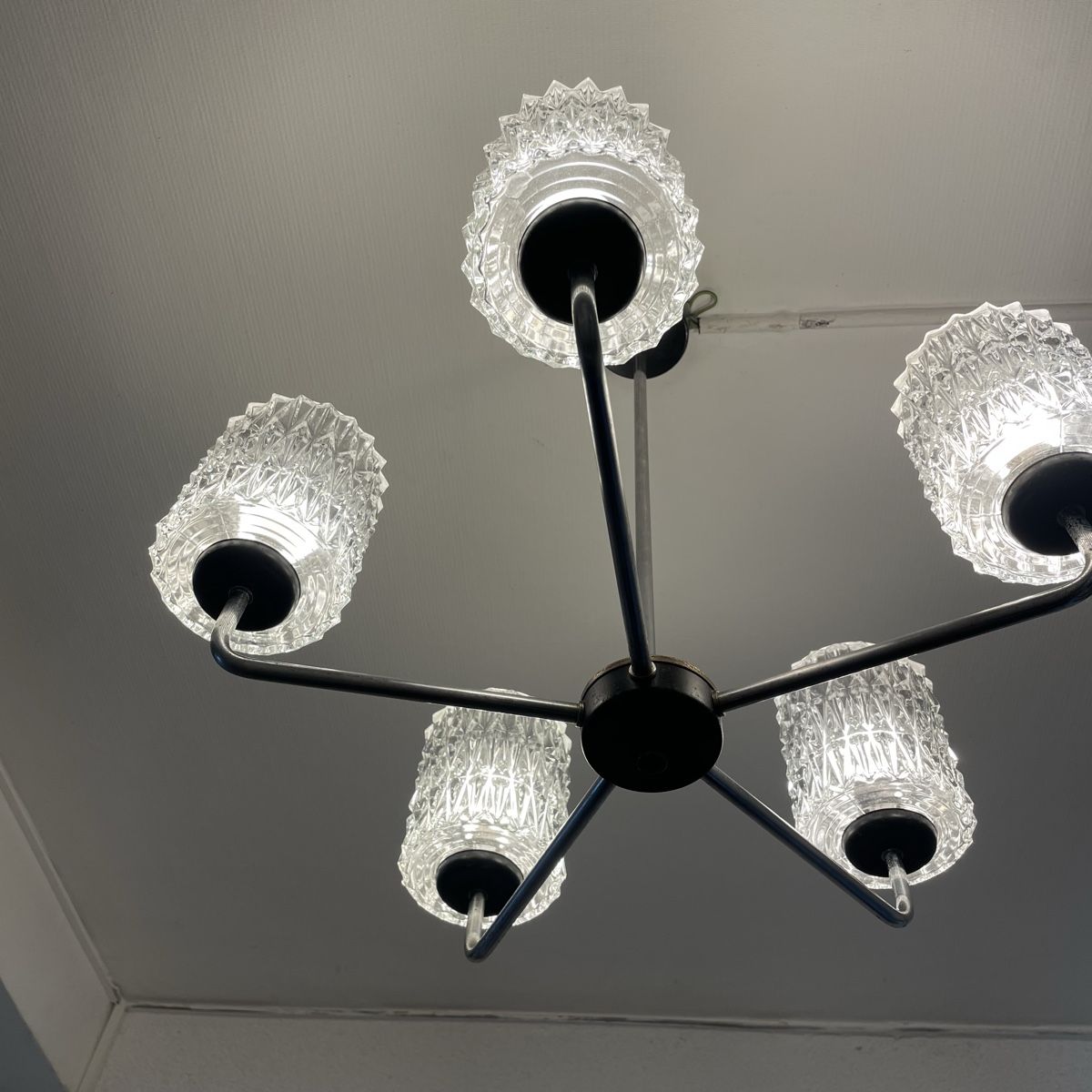 Lampadari & plafoniere: Lustre plafonnier 5 branches mid-century – Usato da Lausanne venduto da Heinic