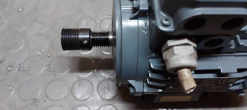 Motori: Drehstrommotor 0.09 KW – Usato da Fisibach venduto da Lorobin 1