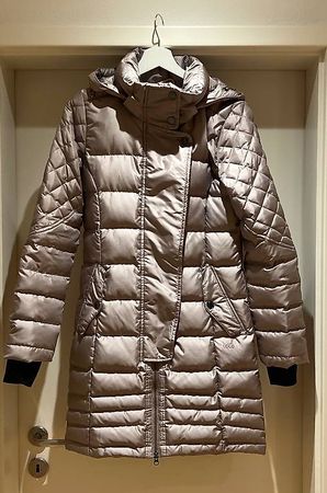 LOLË Daunenjacke S in beige métalisé