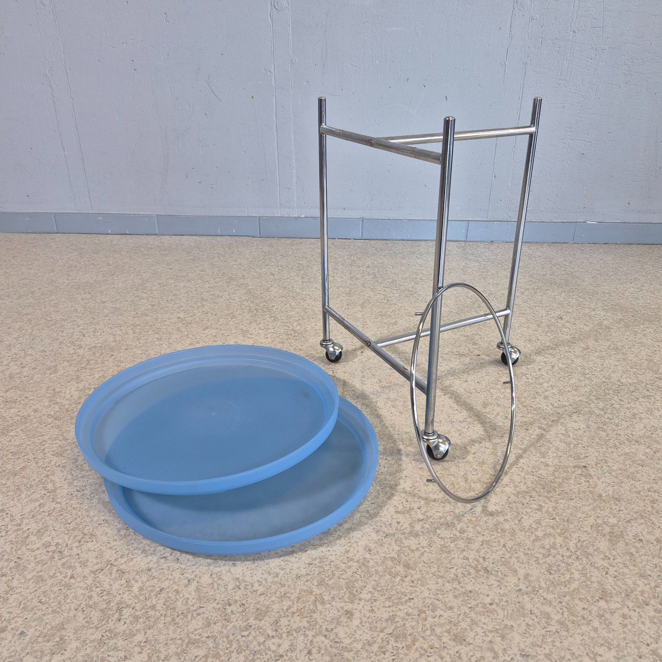 Carrelli di servizio: Cooler Barwagen, Trolley Servierwagen Rollwagen 2 Ablagen – Usato da Nottwil venduto da Wondewa-Shop 4