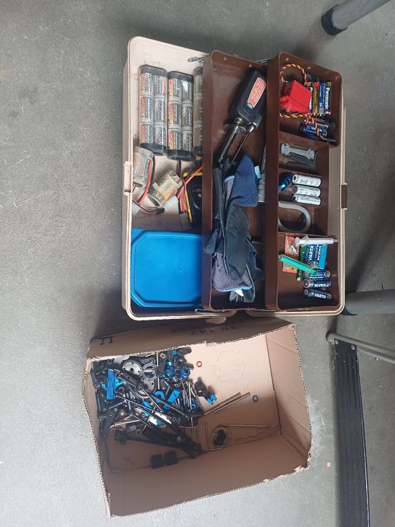 RC Kits de montage: RC Nitro Autos und Zubehör – Défectueux à Wangenried par Recycler94 1