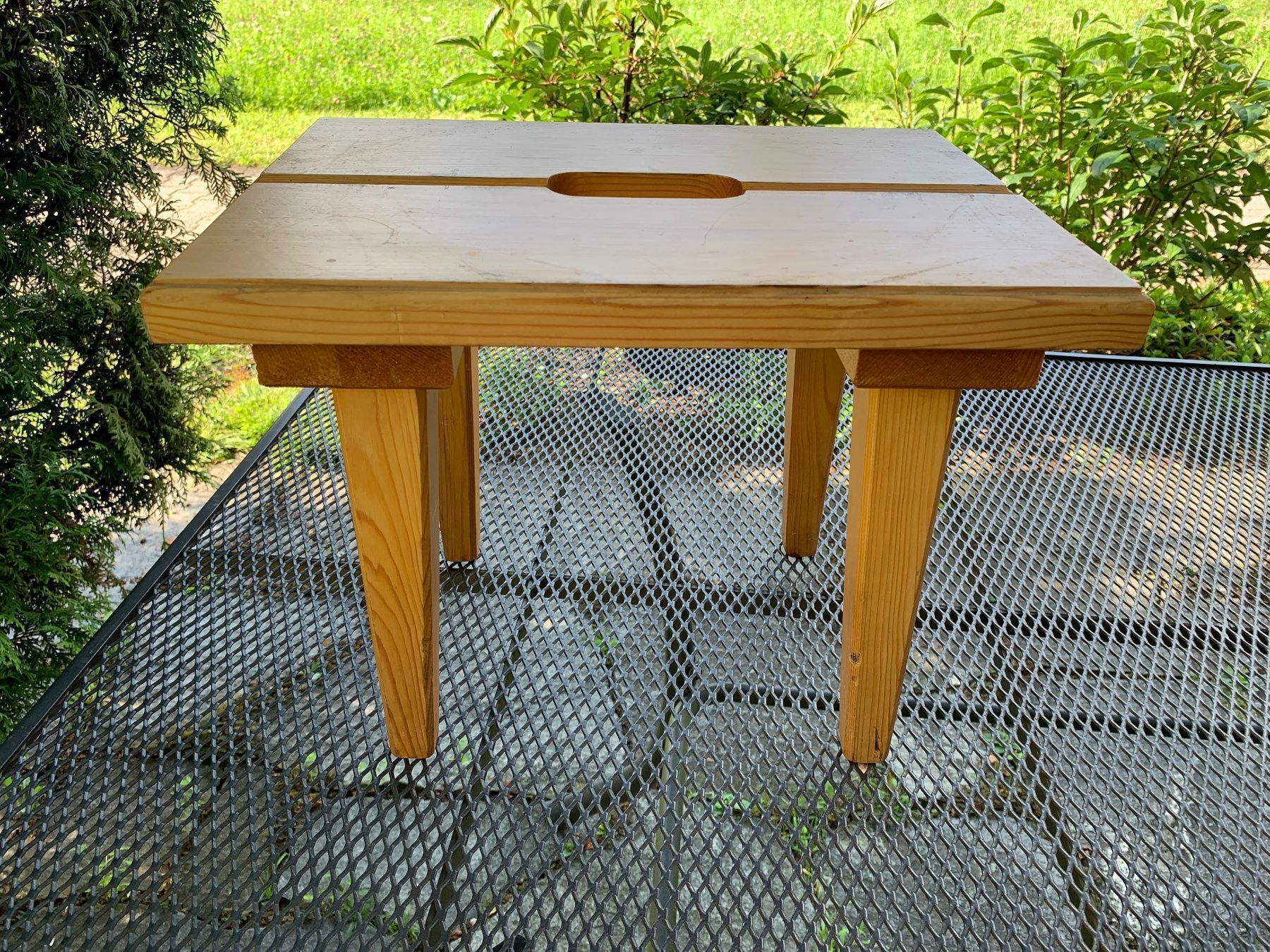 Hocker: wunderschöner Schemel aus Massivholz – Gebraucht aus Feldbach von Olive1 9
