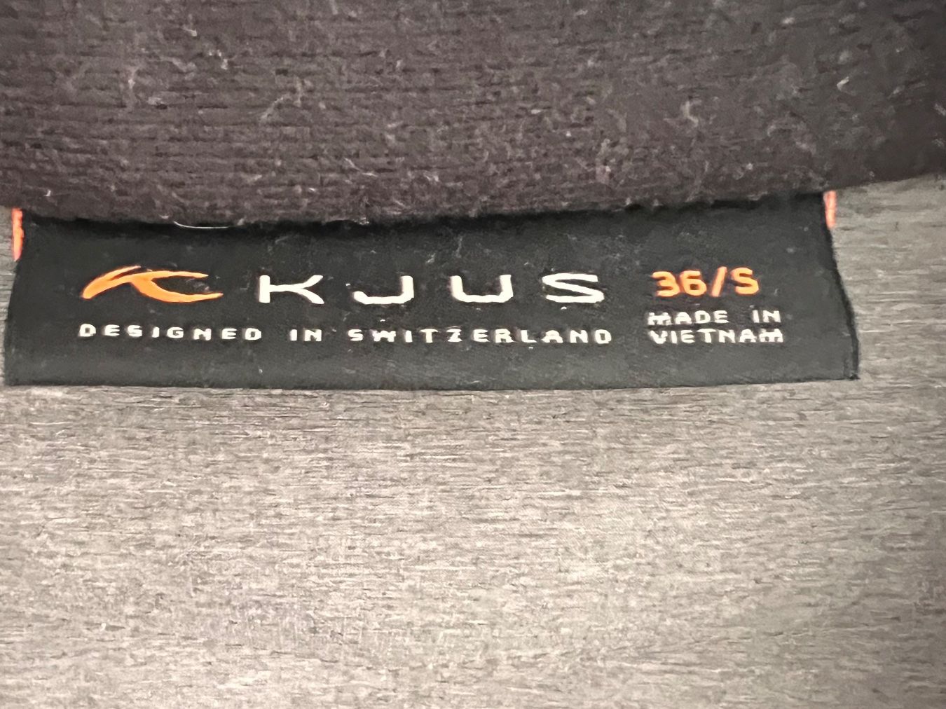 Kjus Lotti di vestiti: Lot of 3- KJUS winter coat & 2 zip up jackets – Nuovo (secondo la descrizione) da Lausanne venduto da NYC67 7
