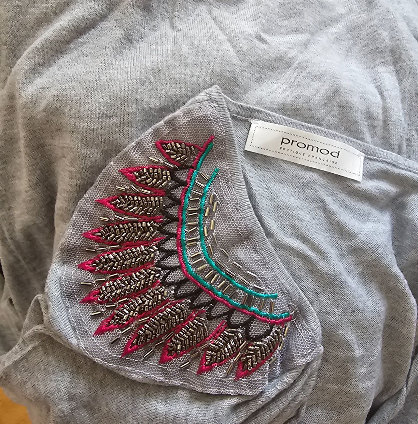 Pullover & Sweatshirts: Herziger Pullover mit Stickerei an den Schultern Gr. S – Gebraucht aus Füllinsdorf von Sunnebliemli7 3