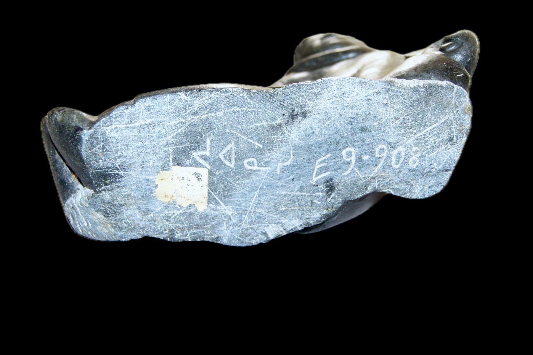 Statuette: Eskimo-/Inuit-Junge mit Messer – Usato da Geroldswil venduto da ARTEFACTO 4