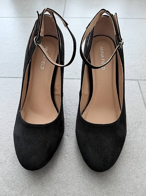 Damenschuhe: Absatzschuhe Schwarz mit Riemchen – Gebraucht aus Bleienbach von Chi_Cari