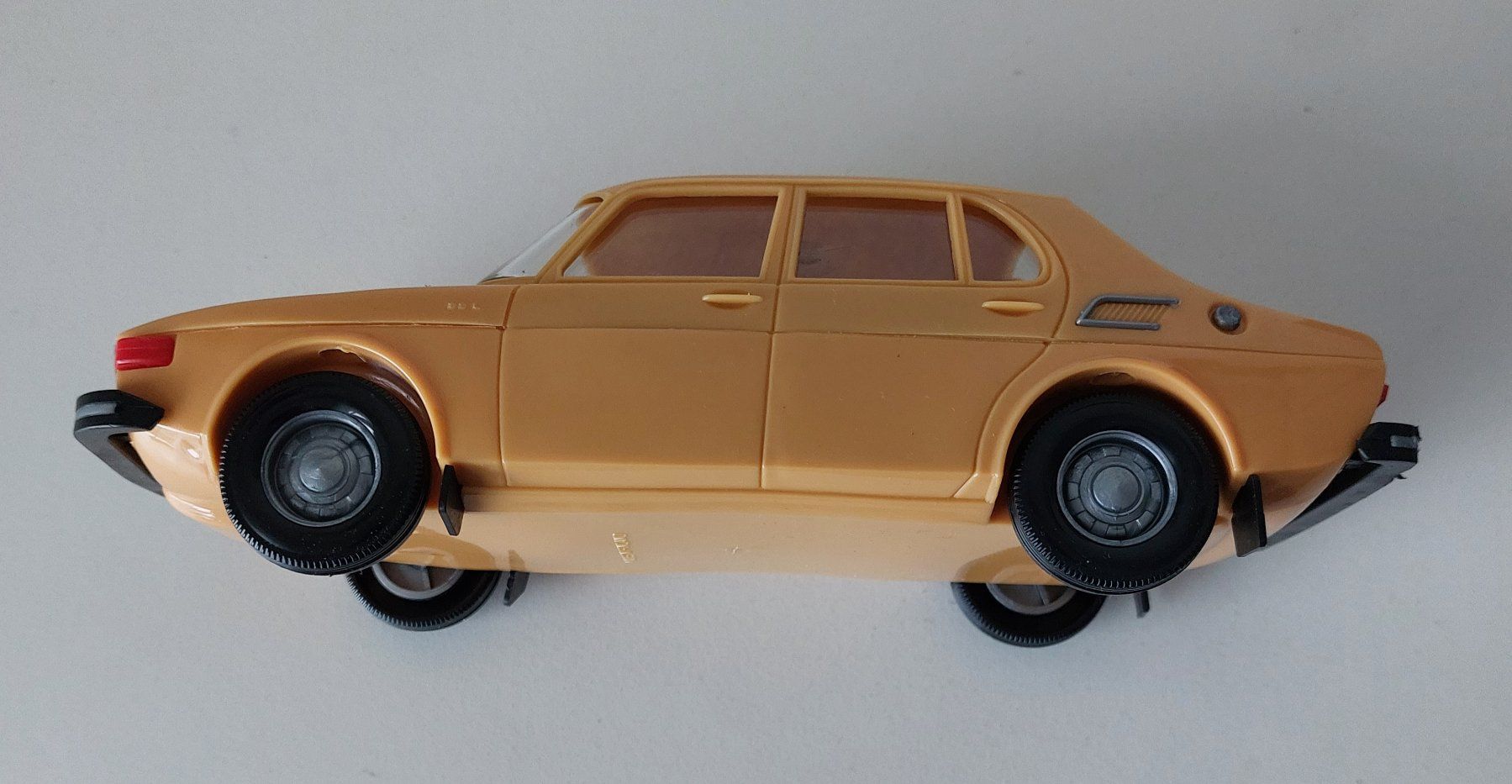 Saab Modellini d'auto: SAAB 99 L Stahlberg Modell 1:20 – Usato da Schenkon venduto da TG10 8