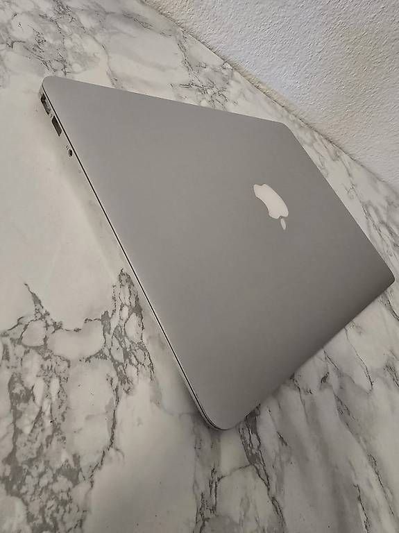 Apple Notebook: MacBook Air i5 | 4Go RAM | SSD 256Go – Usato da Renens VD venduto da MTD2211 4