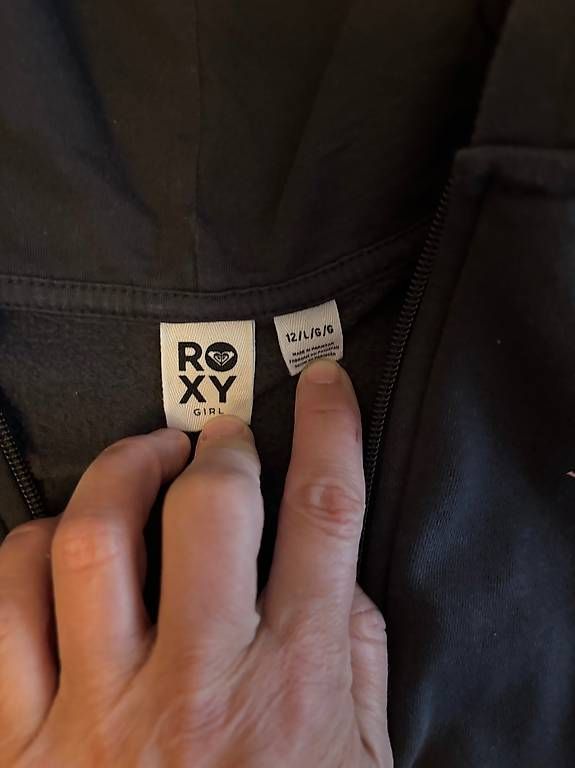 Giacche & Cappotti: Sweatjacke Roxy 12 / 152 – Usato da Pfäffikon ZH venduto da skom666 1