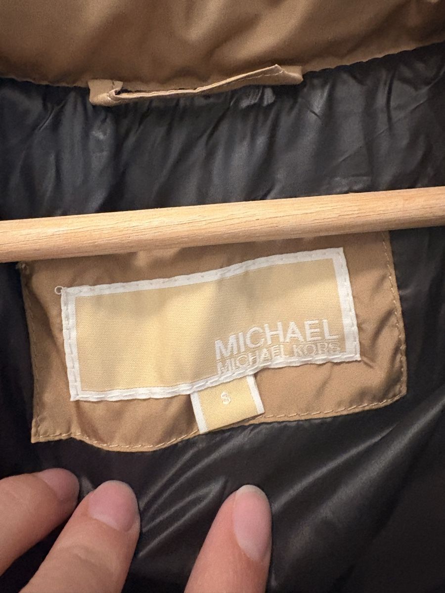 Michael Kors Giacche: Michael Kors Winterjacke Beige Grösse S – Usato da Schöftland venduto da Ana.20 3