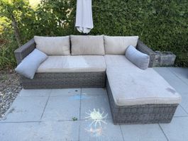 Lounge Sofa Rattanoptik grau mit Kissen gebraucht