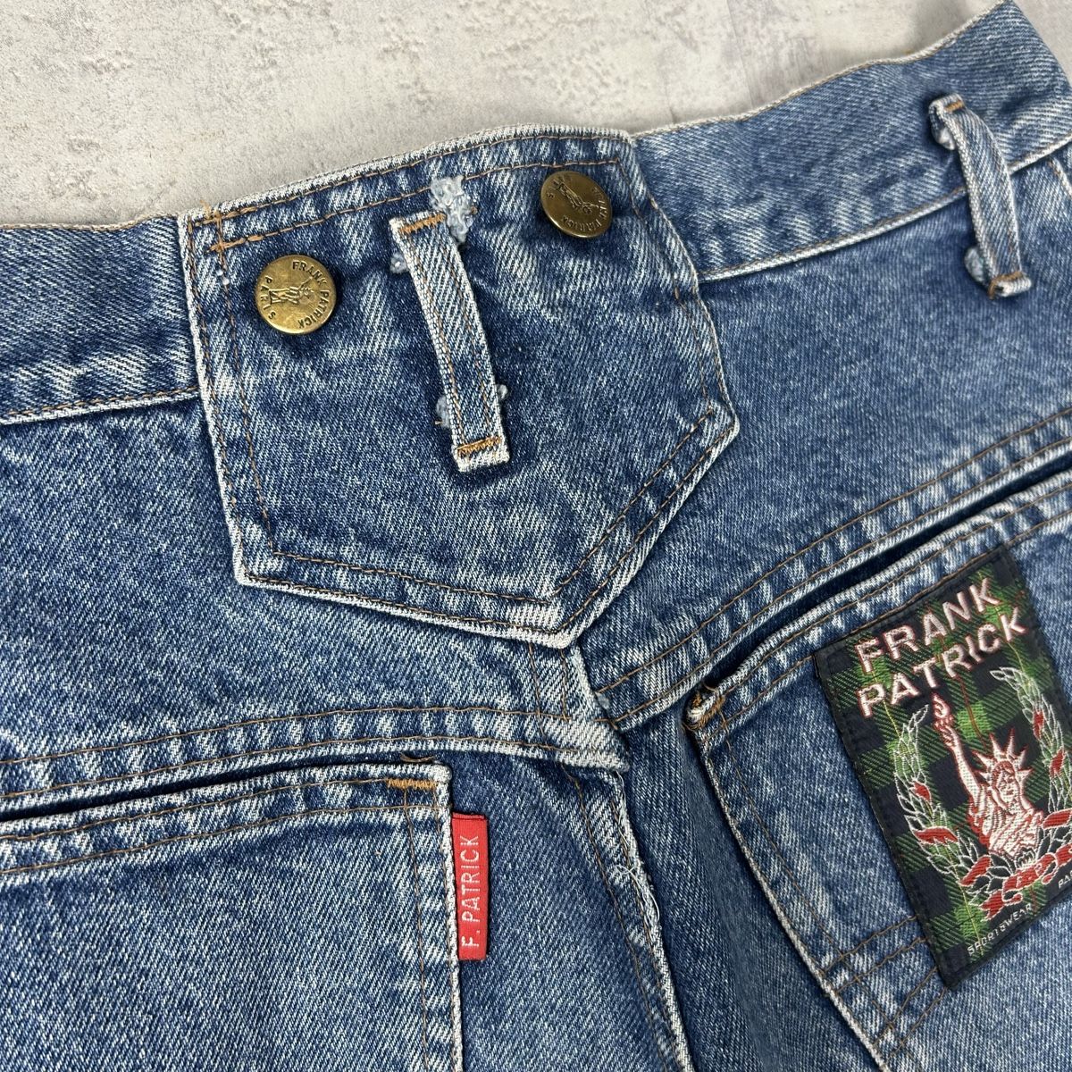 Jeans: Jeans Vintage Frank Patrick à Patchs Taille XS (42) – Nuovo (secondo la descrizione) da Hauterive NE venduto da Leo_o 3