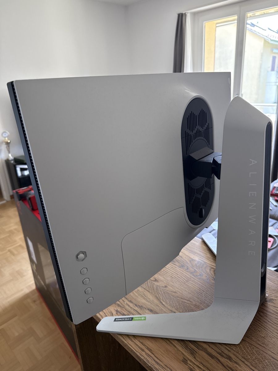 Alienware　AW2721D Dell Alienware AW2721D - kaufen bei Digitec - Digitec