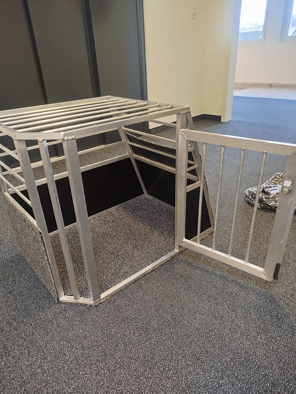 Gabbie, trasporto & Sicurezza: Hunde Transport Box – Usato da Pfäffikon ZH venduto da msms73