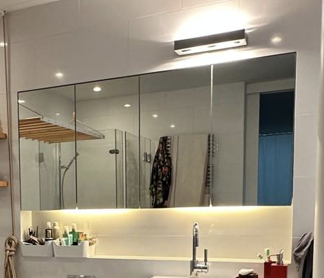 Armadietti a specchio: Spiegelschrank 160cm – Usato da Zug venduto da LDN6300