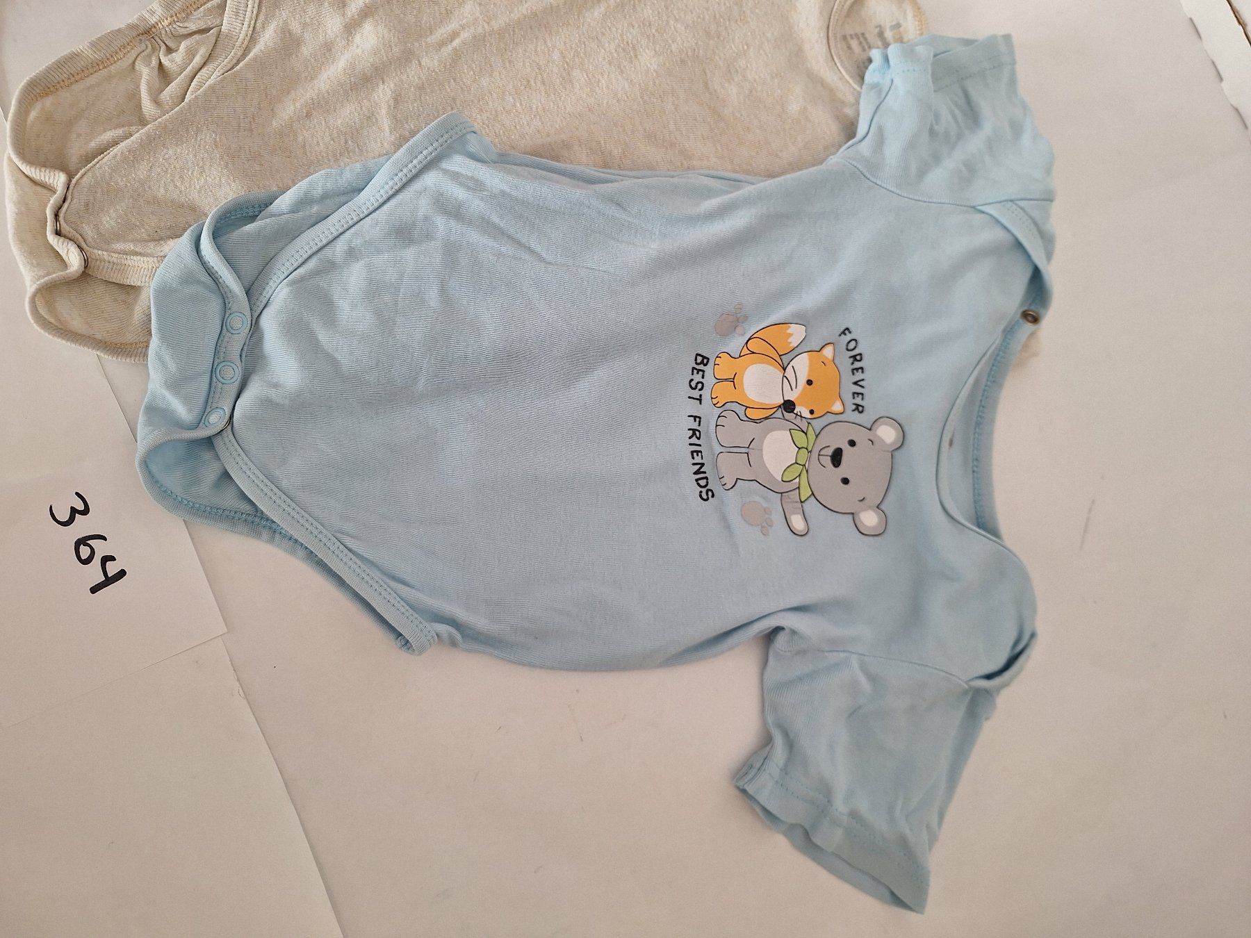 Lotti & Set di vestiti: Kleiderepaket 3 Bodys 86/92 – Usato da Chur venduto da copino 2