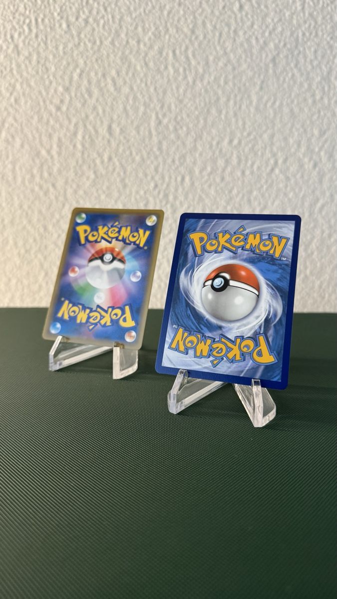 Pokémon Carte collezionabili: Pokemon - Rainbow Eevee Gx, Charizard Vstar – Nuovo (secondo la descrizione) da St. Gallen venduto da D.Bimaru 1